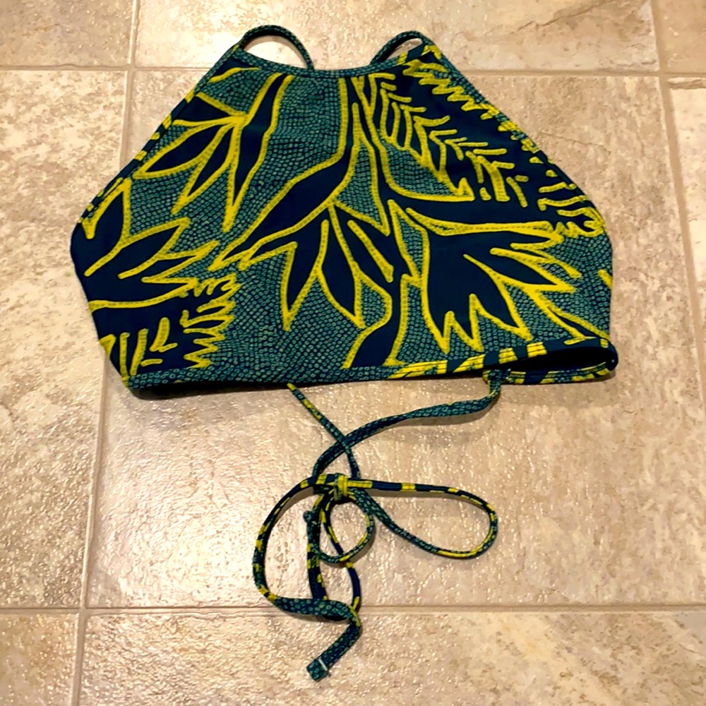 Cross cross bikini top